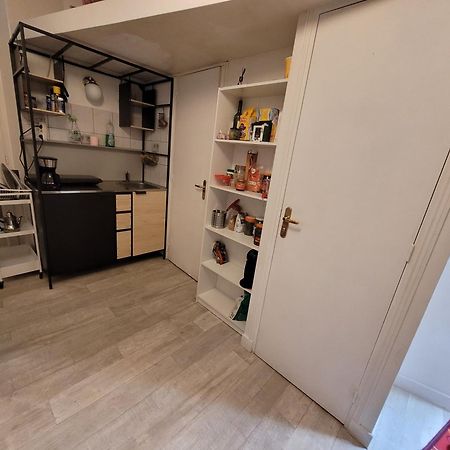 Cozy And Nice Homestay Room - Chambre D'Hote Париж Екстериор снимка